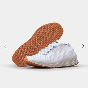 NoBull Women’s Knit Runner White Ivory Running Shoes size 10